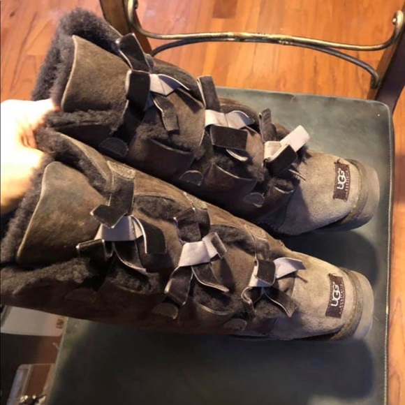 Uggs - Picture 1 of 8